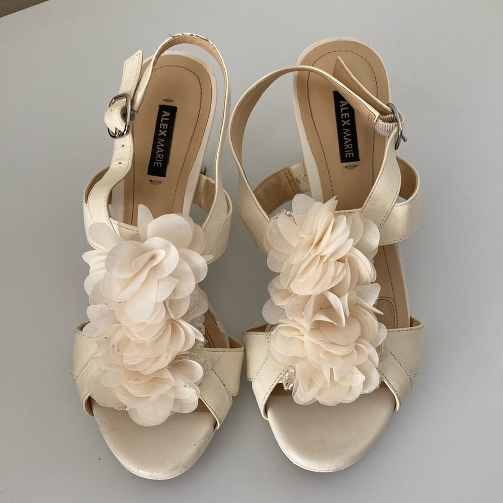Alex Marie Cream Sling Back Shoes, Sz 6M